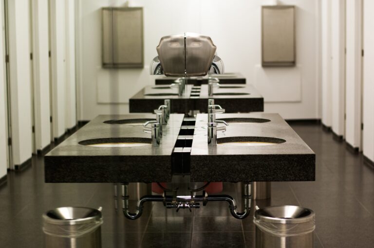 An Expert Guide To Keeping Your Office Bathroom Clean