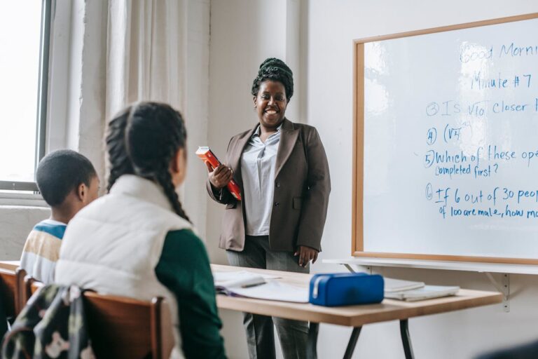 Six Benefits of Using Commercial Cleaners for Your School